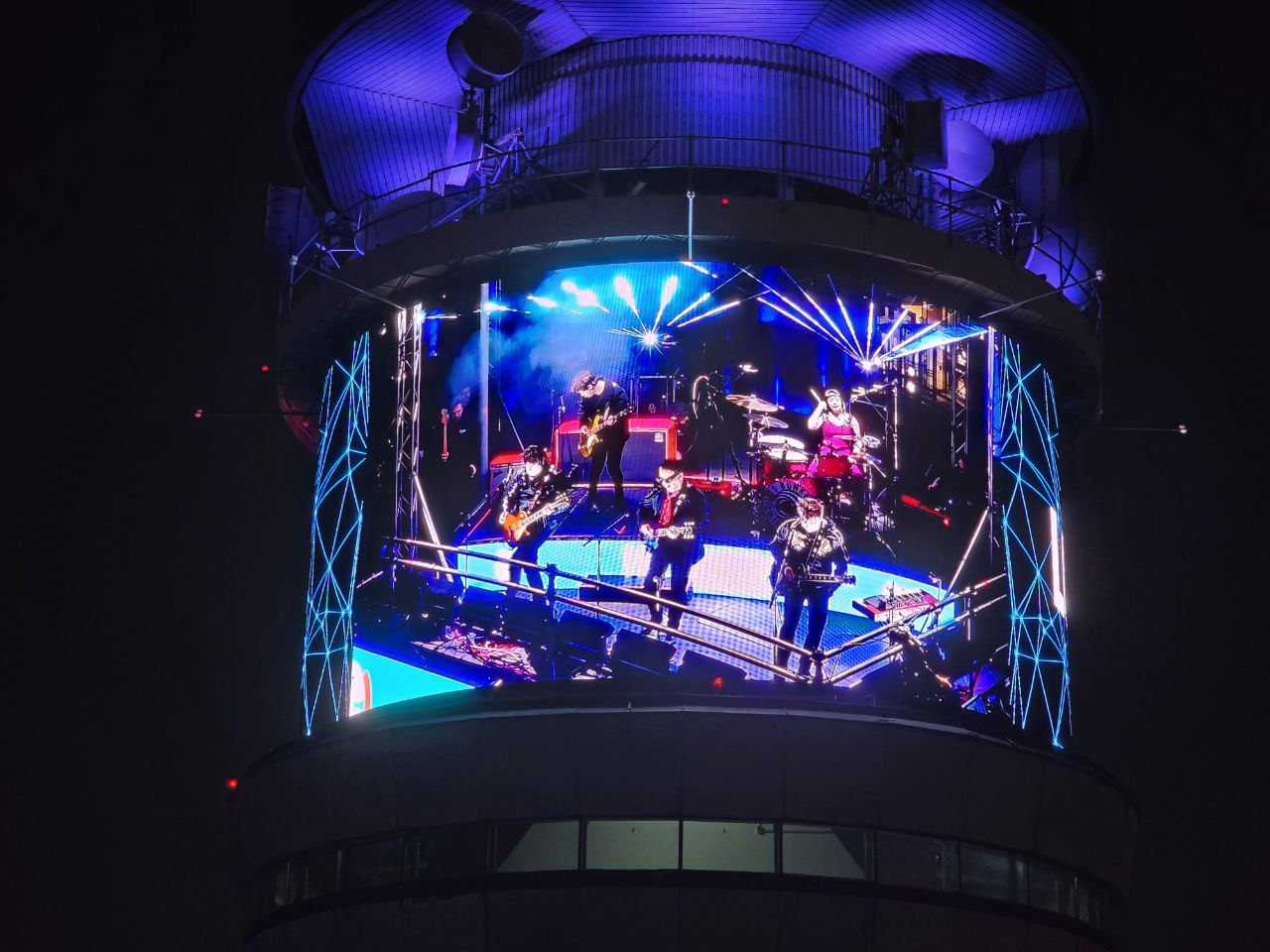 Nueva pantalla LED 360º en la Torre Entel