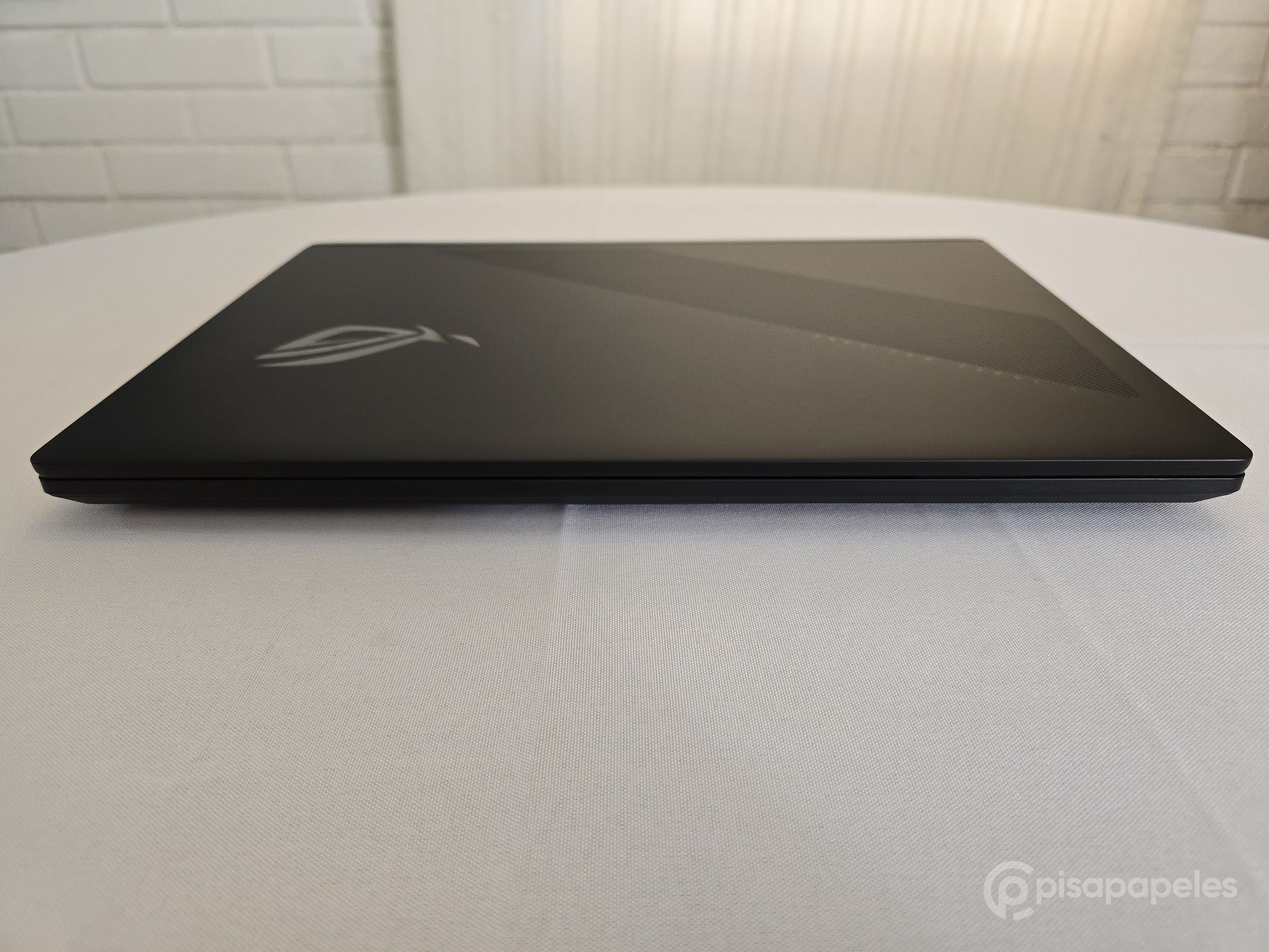 ASUS ROG Strix SCAR 18 del 2025 Pisapapeles 21