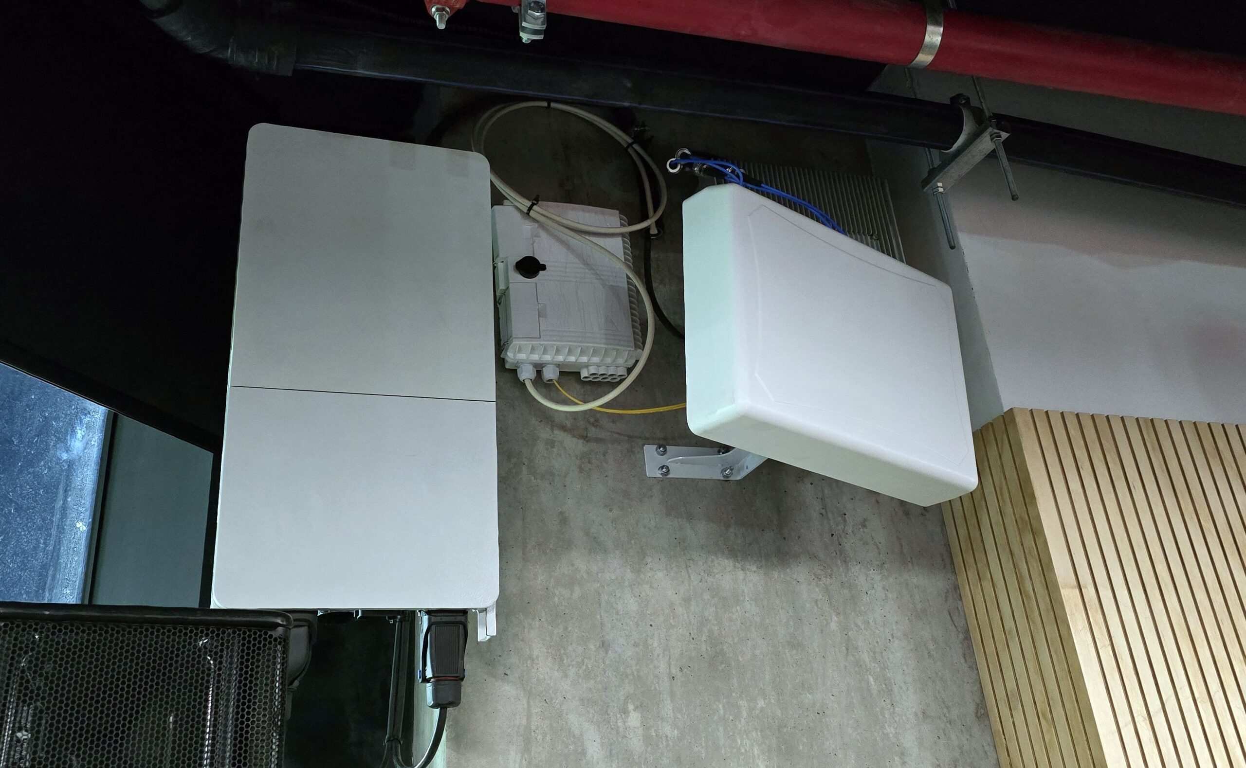 Antena 5G mmWave Huawei HAAU5323 - Claro Arena 