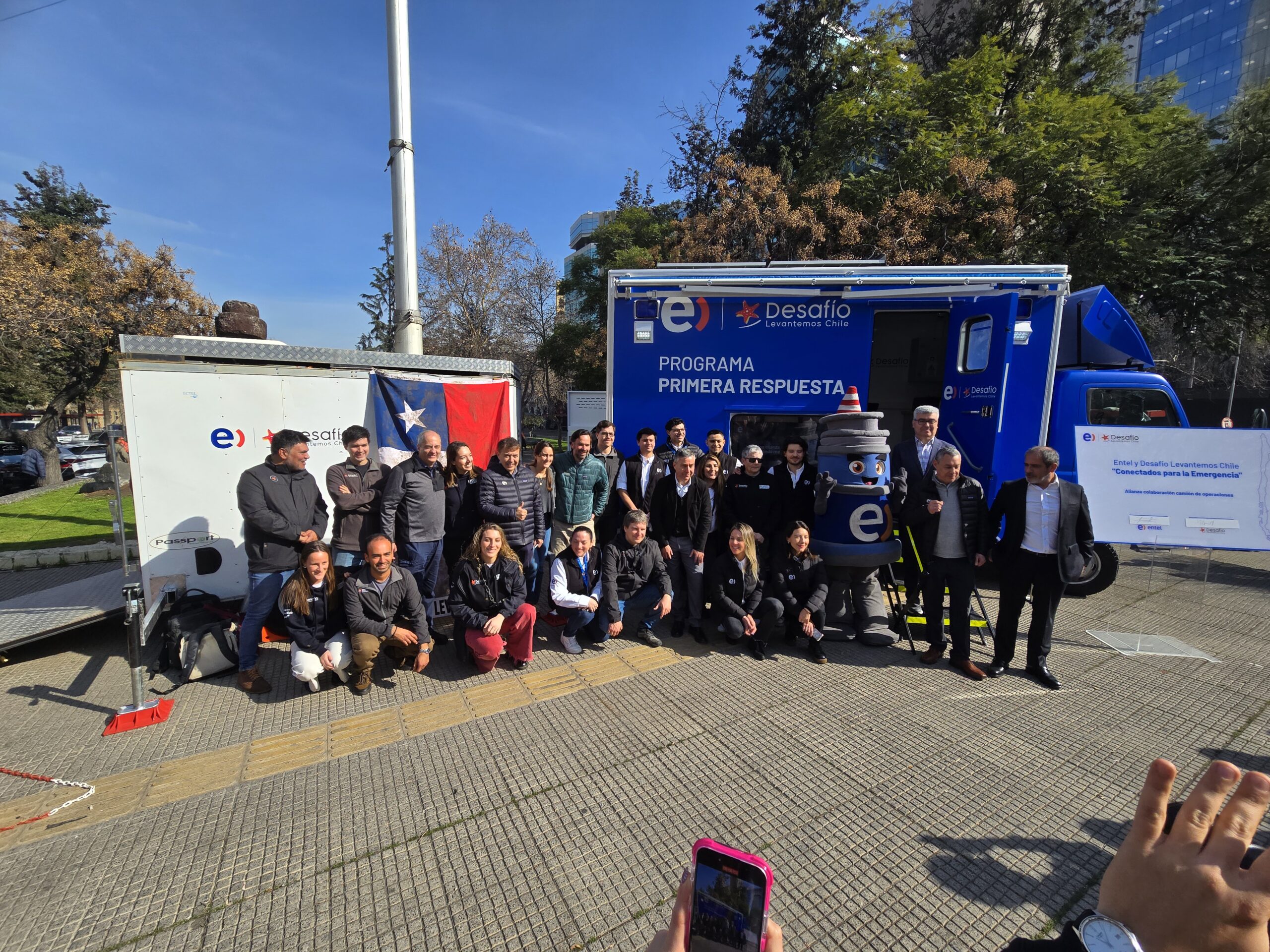 Anuncio del Centro de operaciones para emergencias móvil - Entel