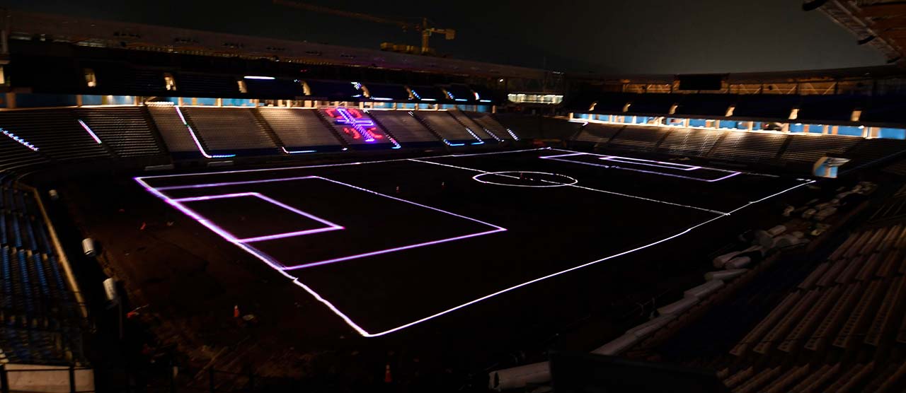 Fotografía de Enel en el instante en el que el Claro Arena fue conectada a la red pública