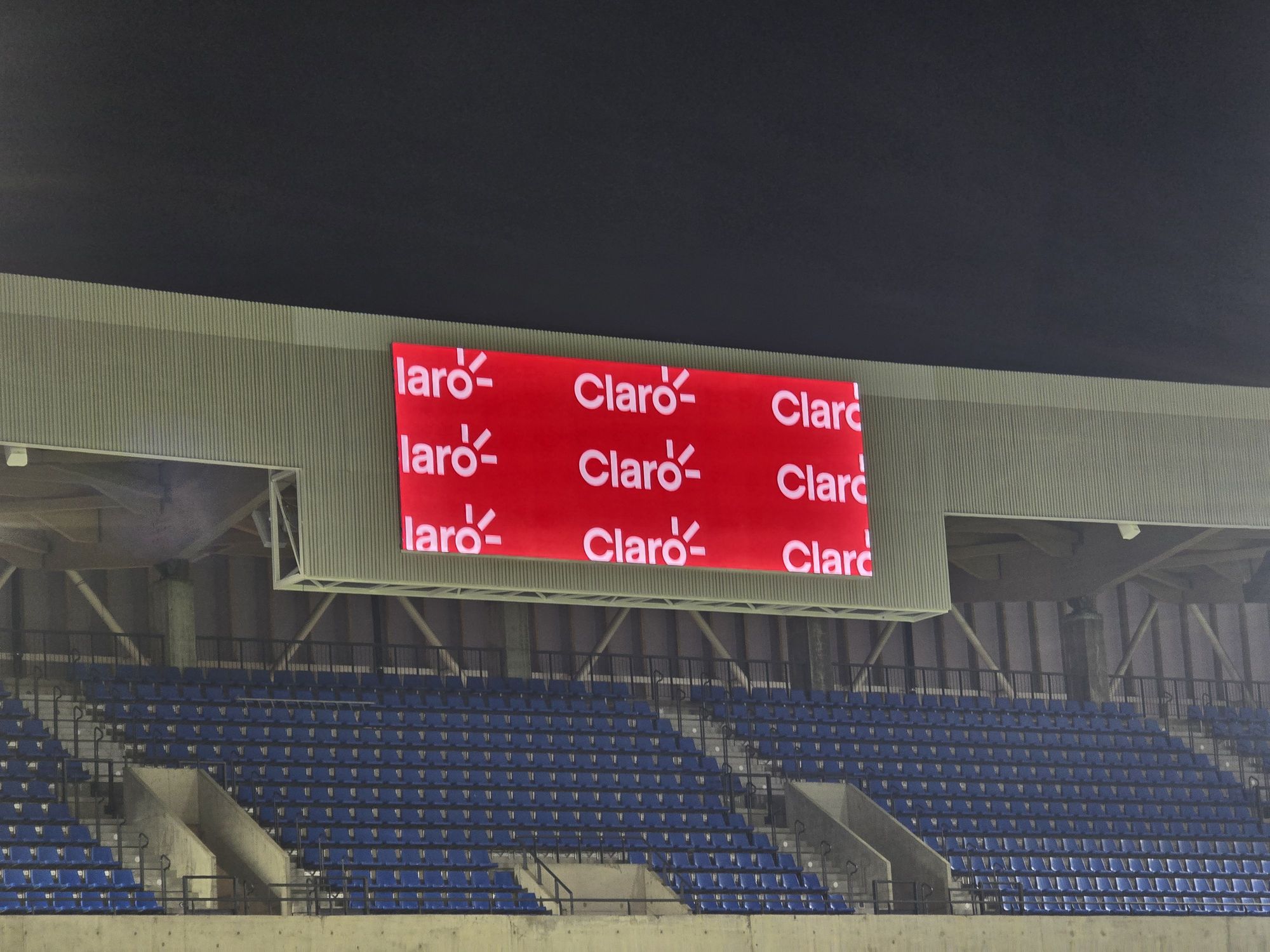 Marcadores principales LED de Samsung - Claro Arena | Fotografía Créditos: Pisapapeles