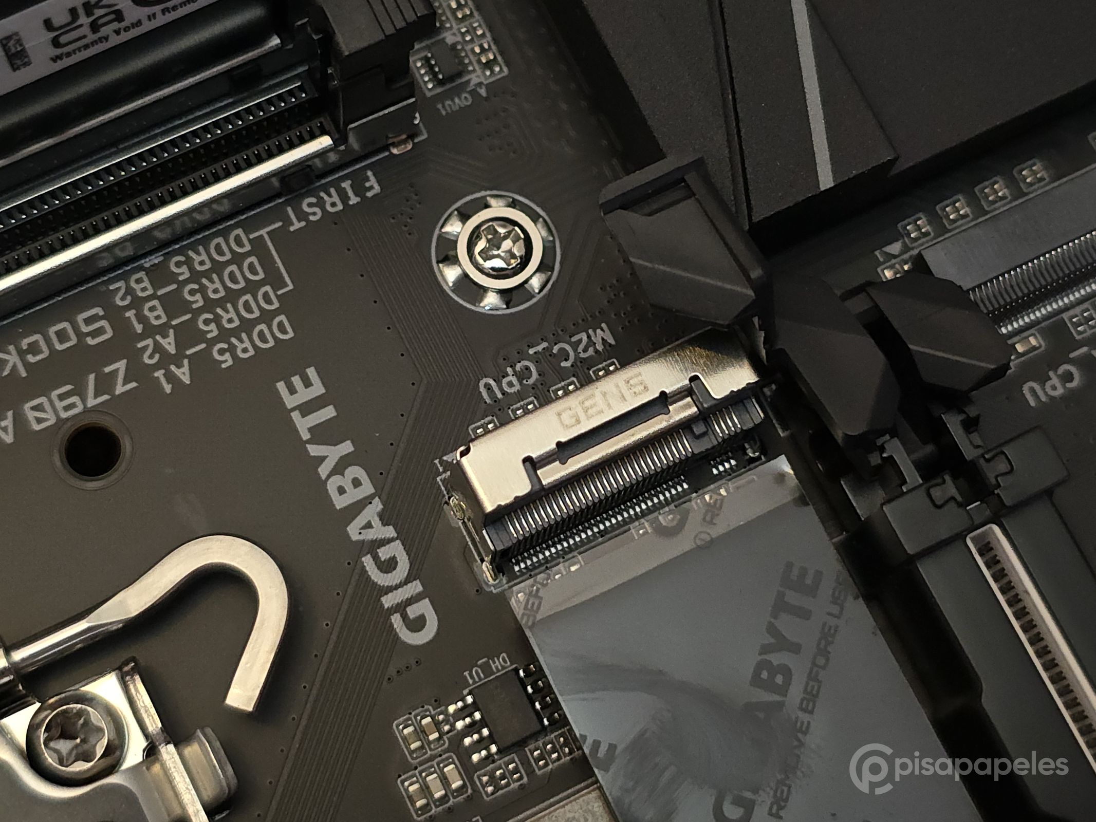 TeamGroup T-Force Z540 SSD PCIe 5.0 1 TB Pisapapeles 02