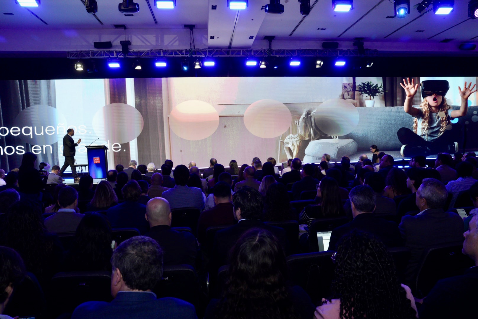 José Juan Haro de Telefónica Hispanoaméricad durante su presentación en el Summit País Digital 2025 | Créditos: País Digital.