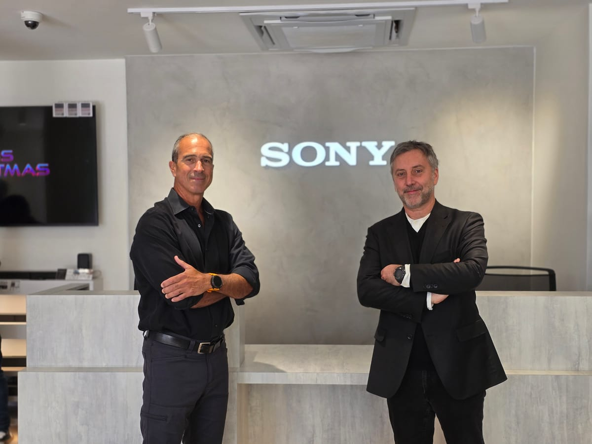 Daniel Mc Donald, gerente senior de Soluciones de Sistemas, Sony Professional Solutions Latinoamérica, y Francisco Jaramillo, director comercial y socio de VGL | Fotografía Créditos: Tabulado