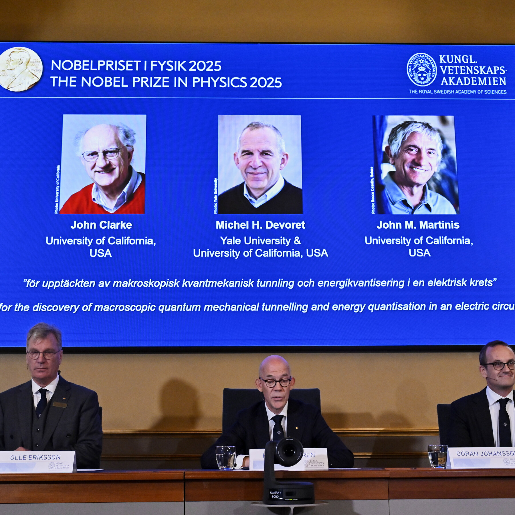 John Clarke, Michel Devoret y John Martinis recibieron el martes en Suecia el Premio Nobel de Física por demostrar que principios de la mecánica cuántica pueden manifestarse en sistemas lo bastante grandes como para ser visibles a simple vista.