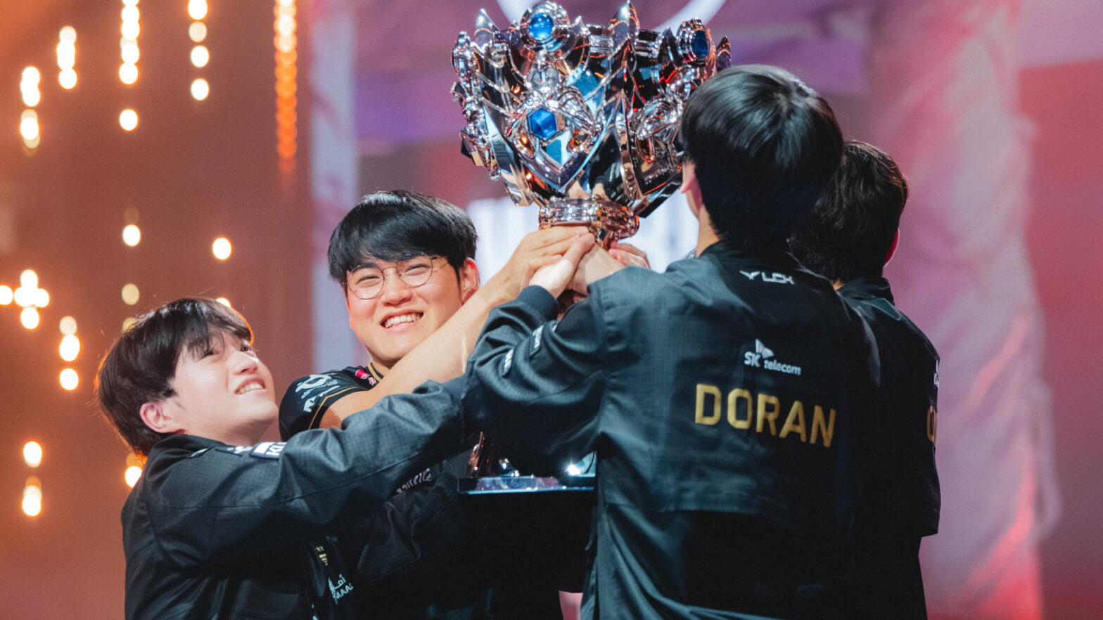 T1 vs KT final Worlds 2025 foto portada