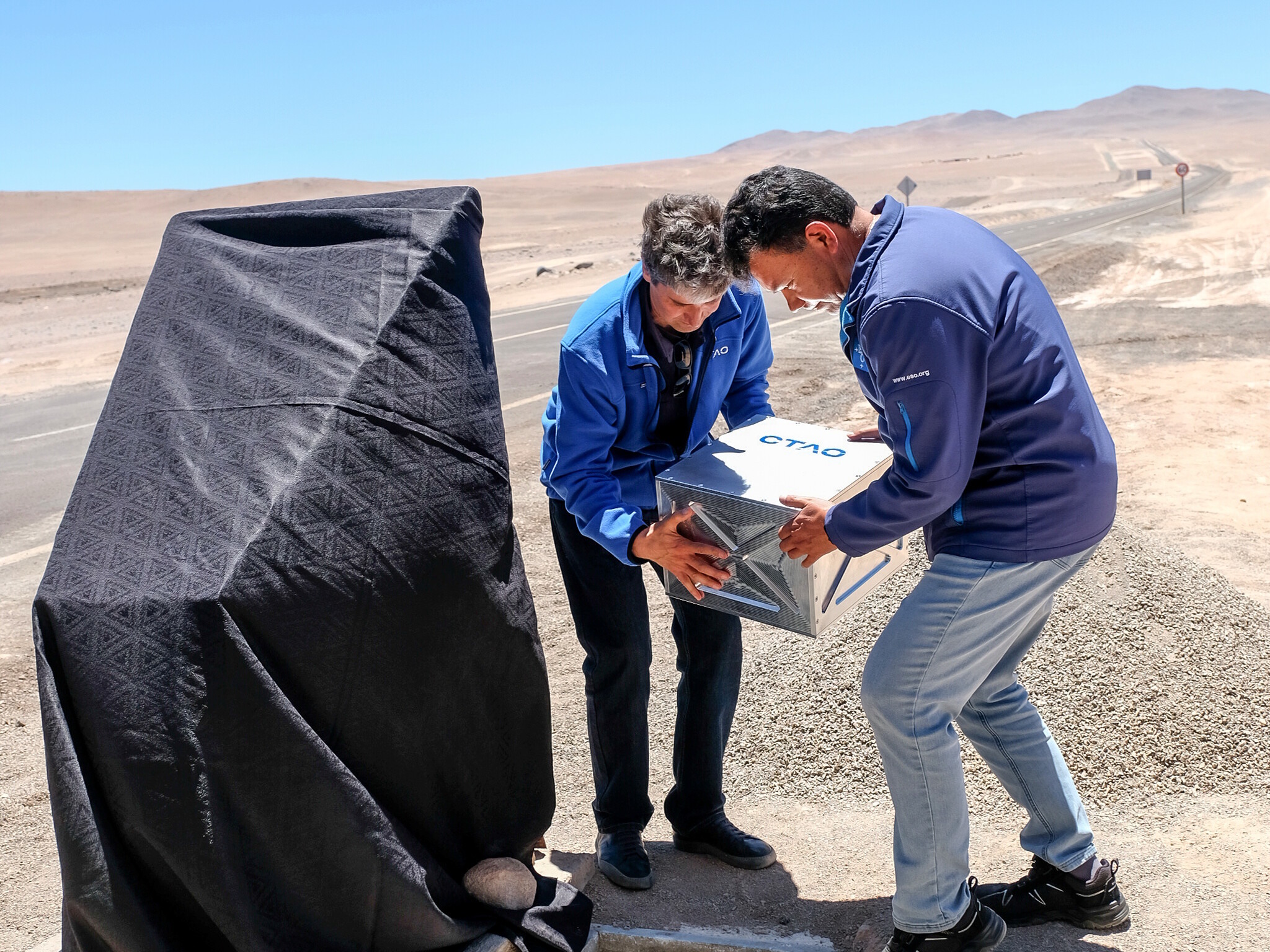 Colocación primera piedra CTAO RAYOS GAMMA ESO