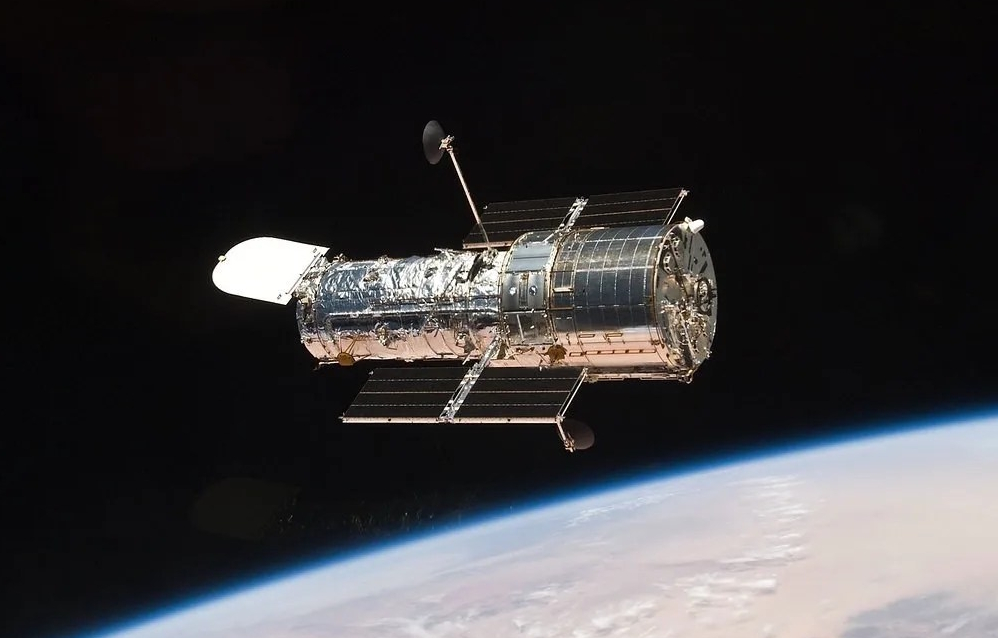 Fotografía del telescopio espacial Hubble en la ótbita terrestre | Créditos: NASA
