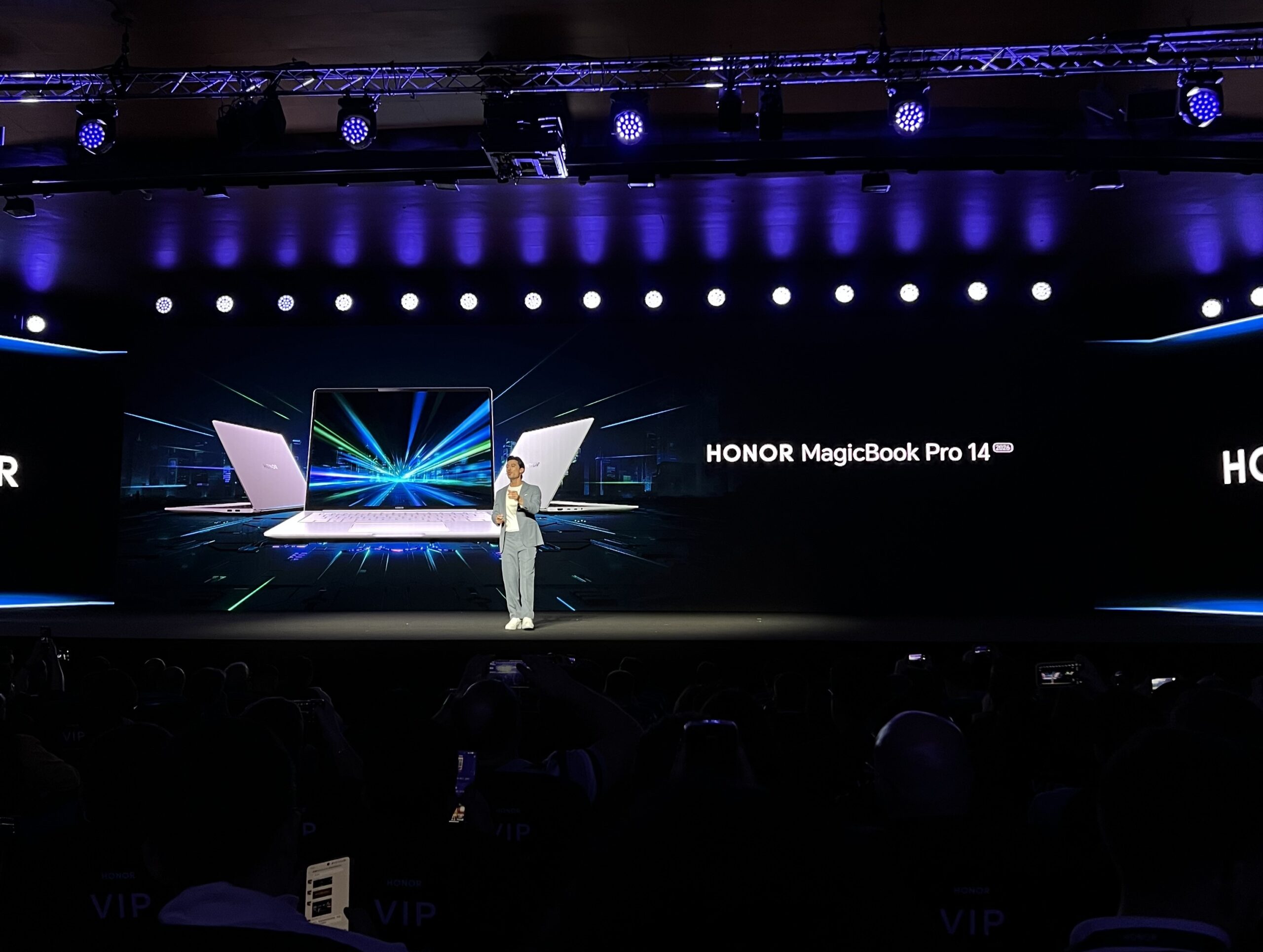 HONOR MagicBook Pro 14 foto evento portada