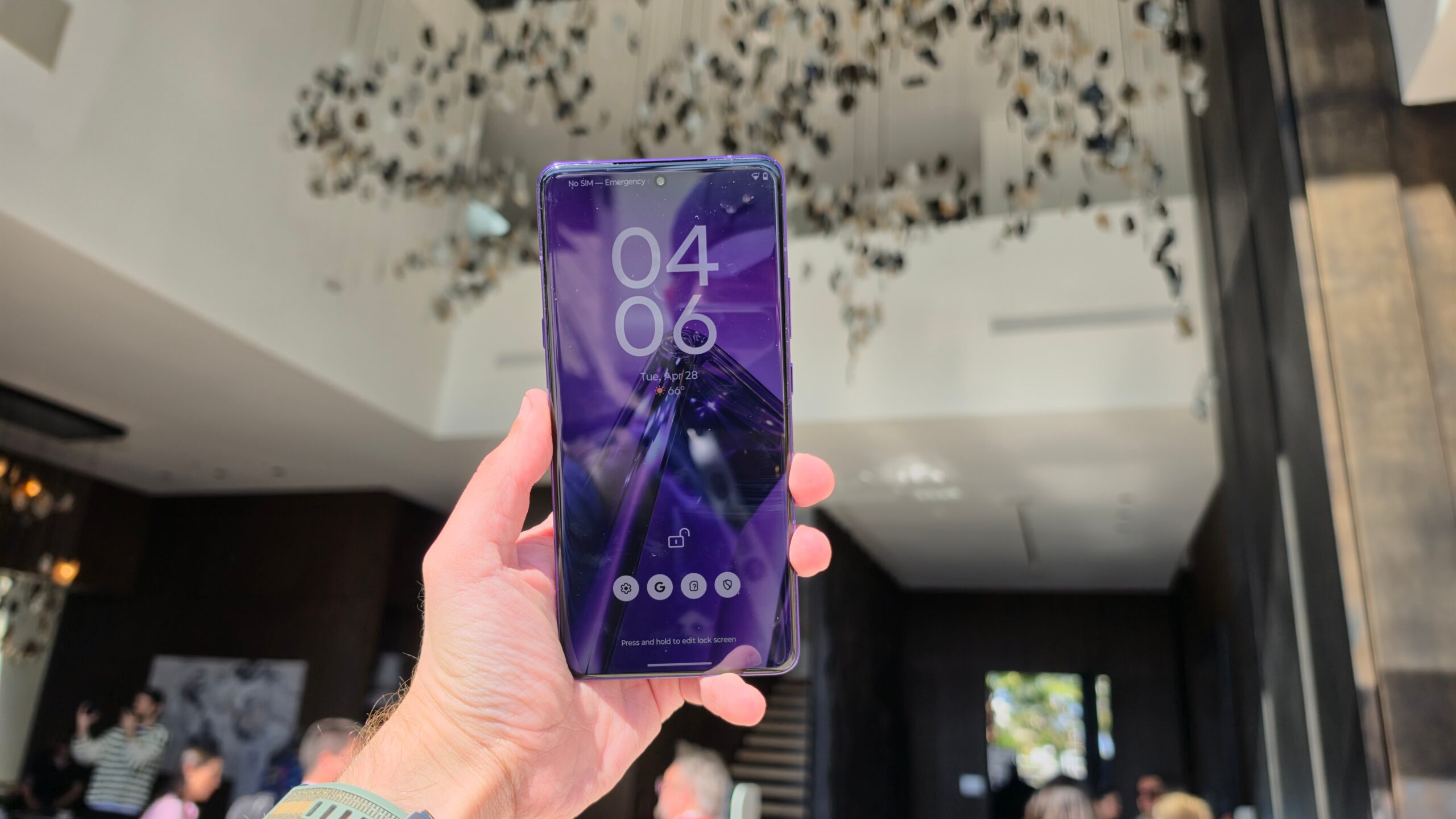 Panel AMOLED LTPO de 6,8 pulgadas del Motorola Signature Swarovski Edition. | Créditos: Pisapapeles