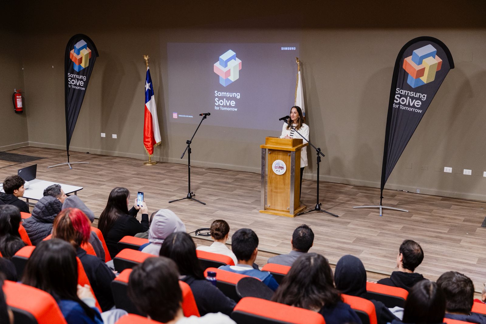 Paulina Rodríguez durante la presentación de Solve For Tomorrow 2026