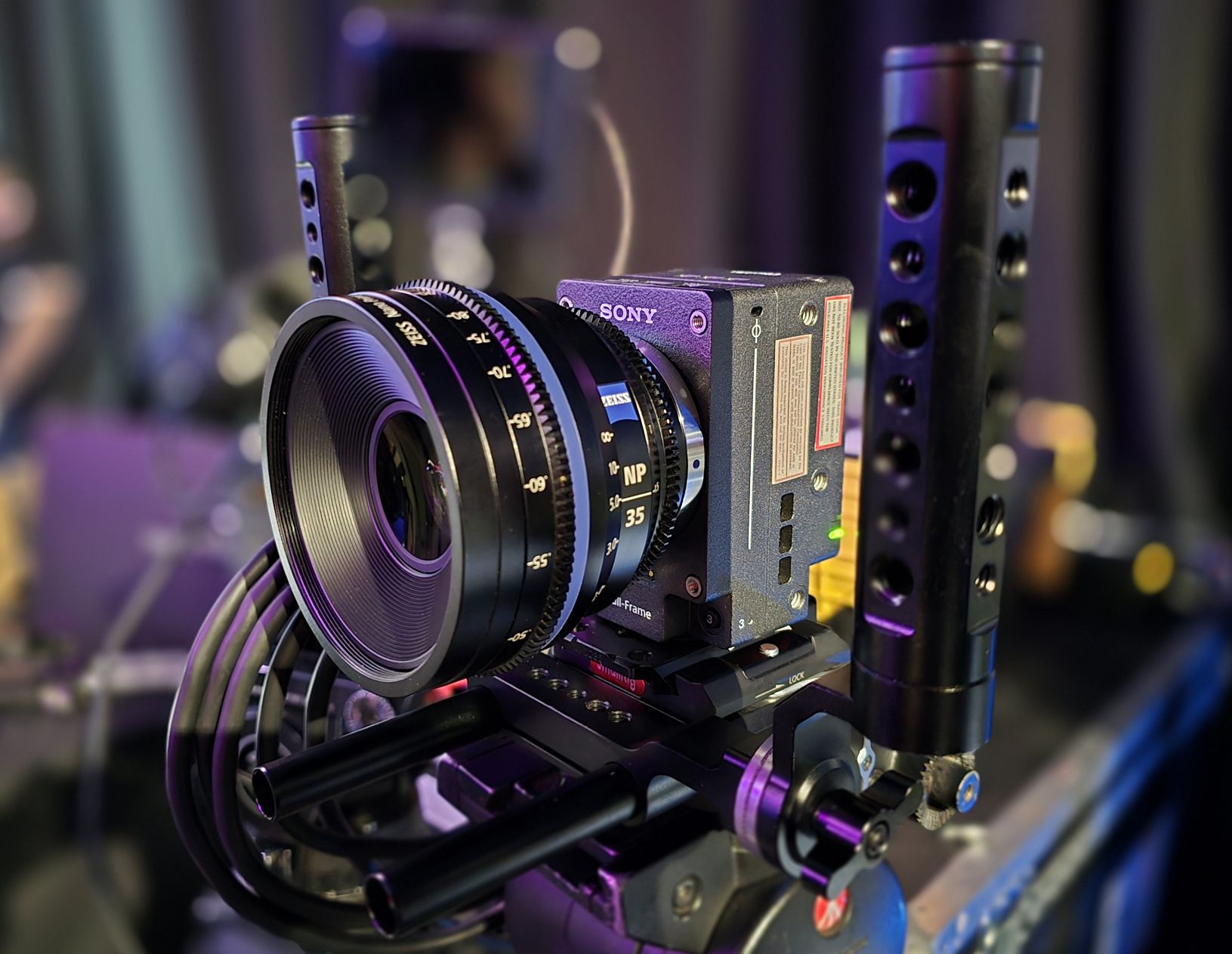 VENICE Extension System Mini (modelo CBK-3621XS), con un lente ZEISS Nano Prime 35 mm. | Créditos: Pisapapeles