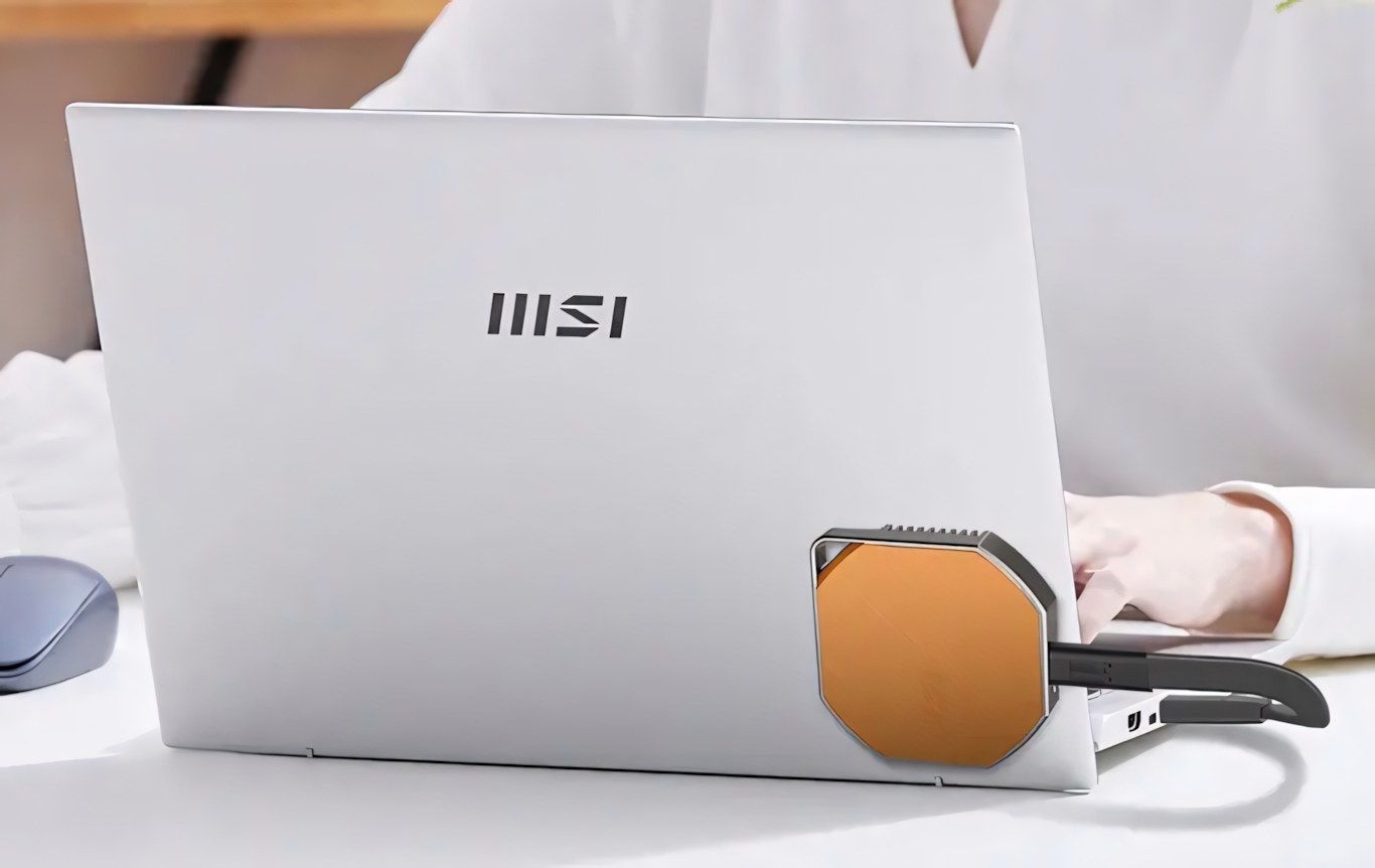 El SSD incorpora un sistema de fijación magnética con anillo metálico incluido, pensado para adherirse a dispositivos compatibles y facilitar su uso en movilidad. | Créditos: MSI