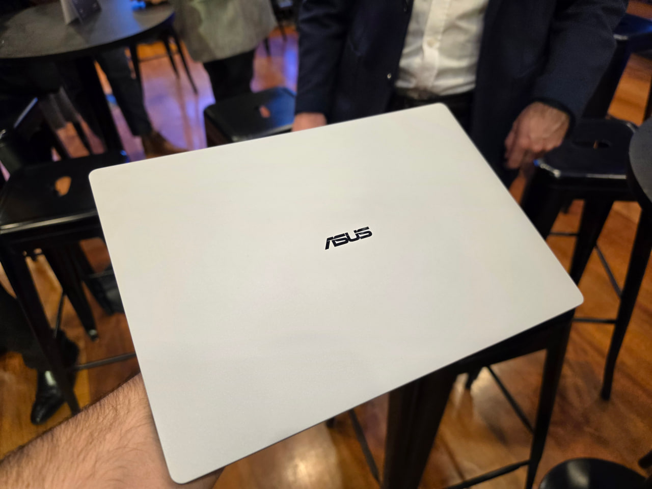 Tapa del nuevo  ExpertBook Ultra X9. | Créditos: Pisapapeles