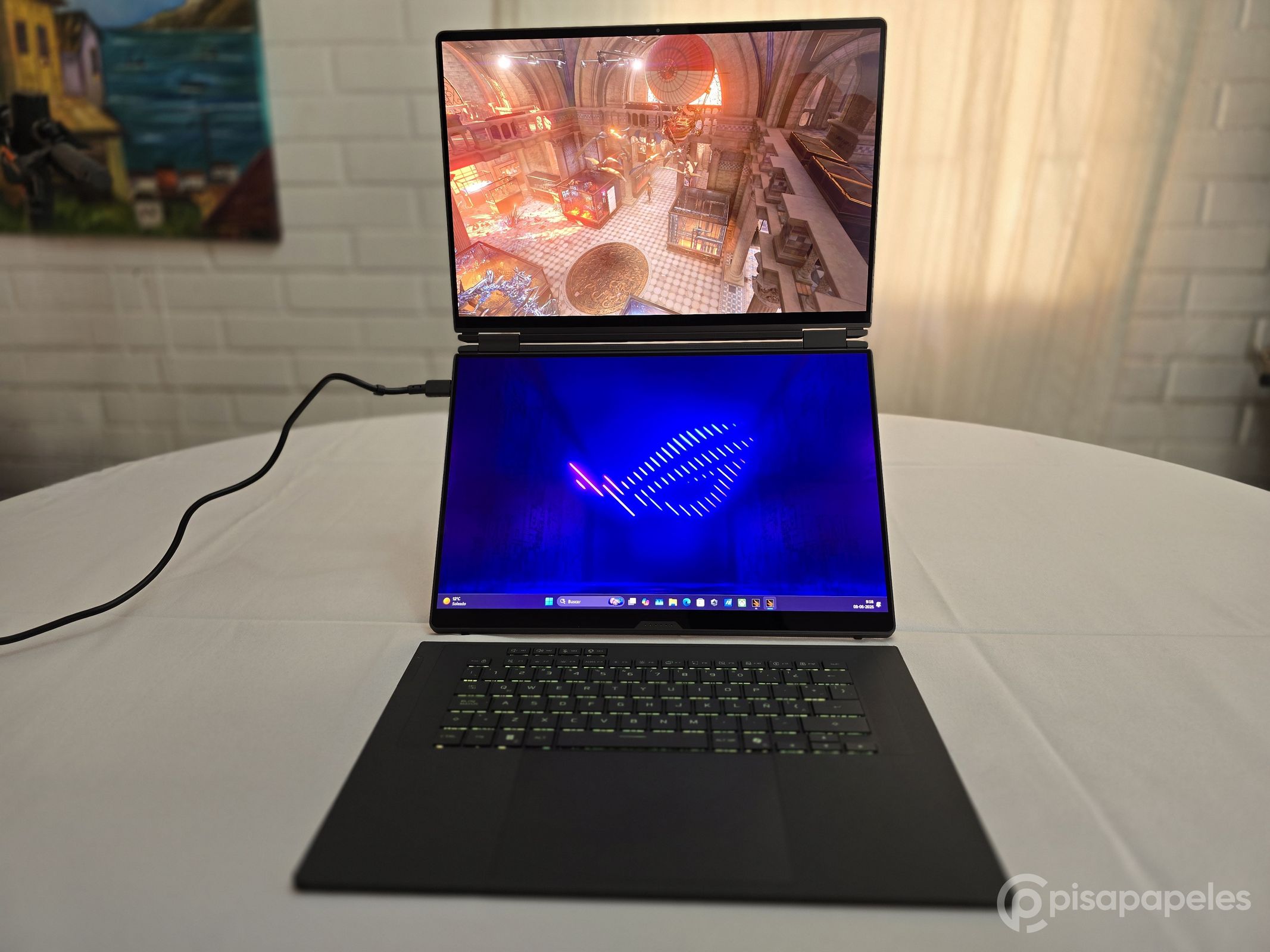 ASUS ROG Zephyrus Duo 2026 - Pisapapeles foto 02