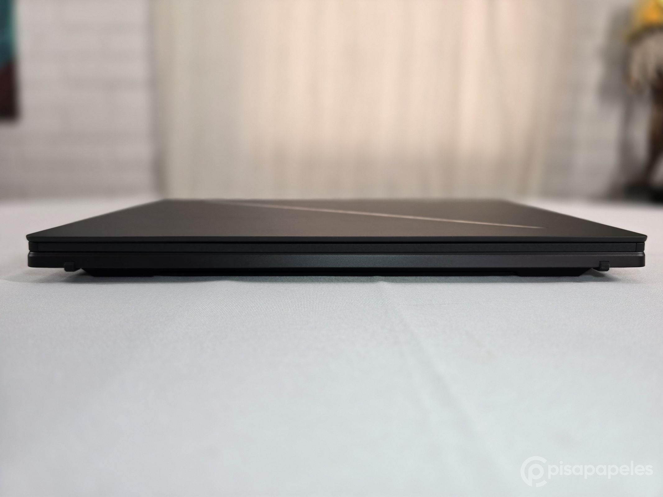 ASUS ROG Zephyrus Duo 2026 - Pisapapeles foto 25