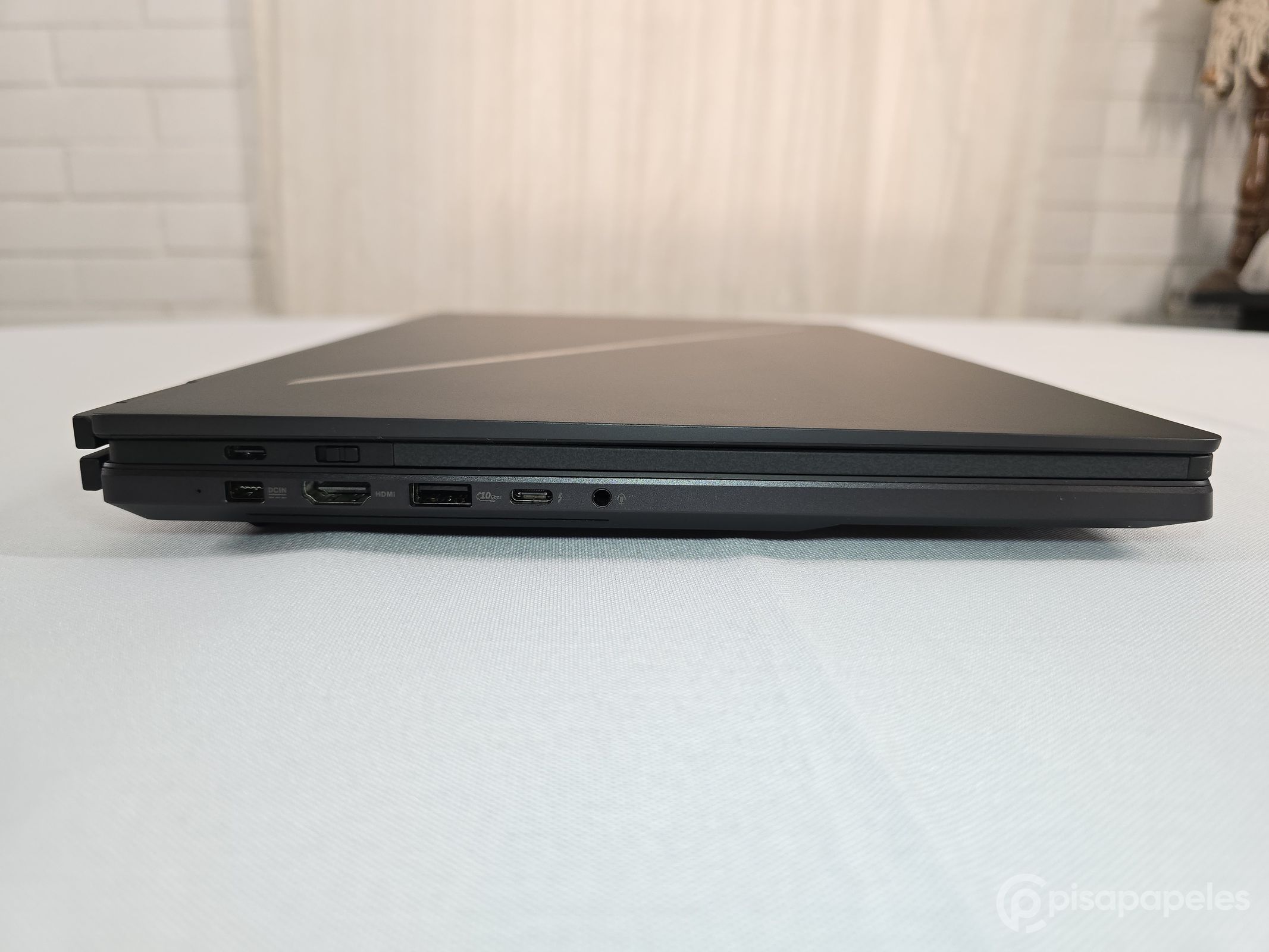 ASUS ROG Zephyrus Duo 2026 - Pisapapeles foto 26