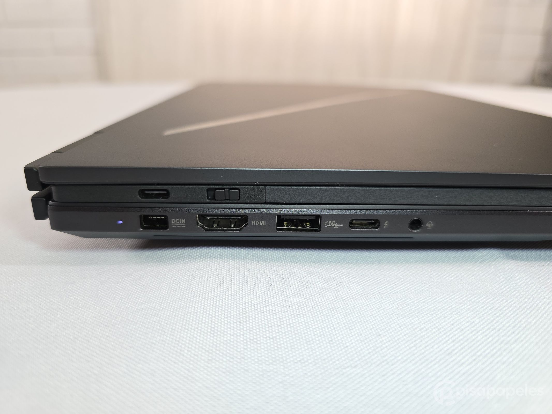 ASUS ROG Zephyrus Duo 2026 - Pisapapeles foto 27