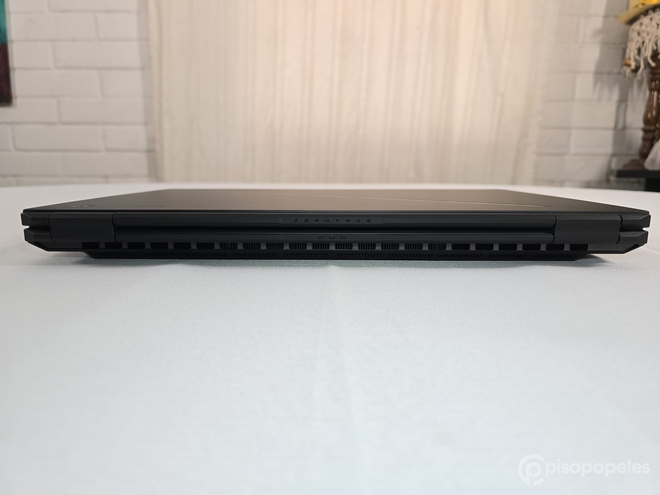 ASUS ROG Zephyrus Duo 2026 - Pisapapeles foto 30