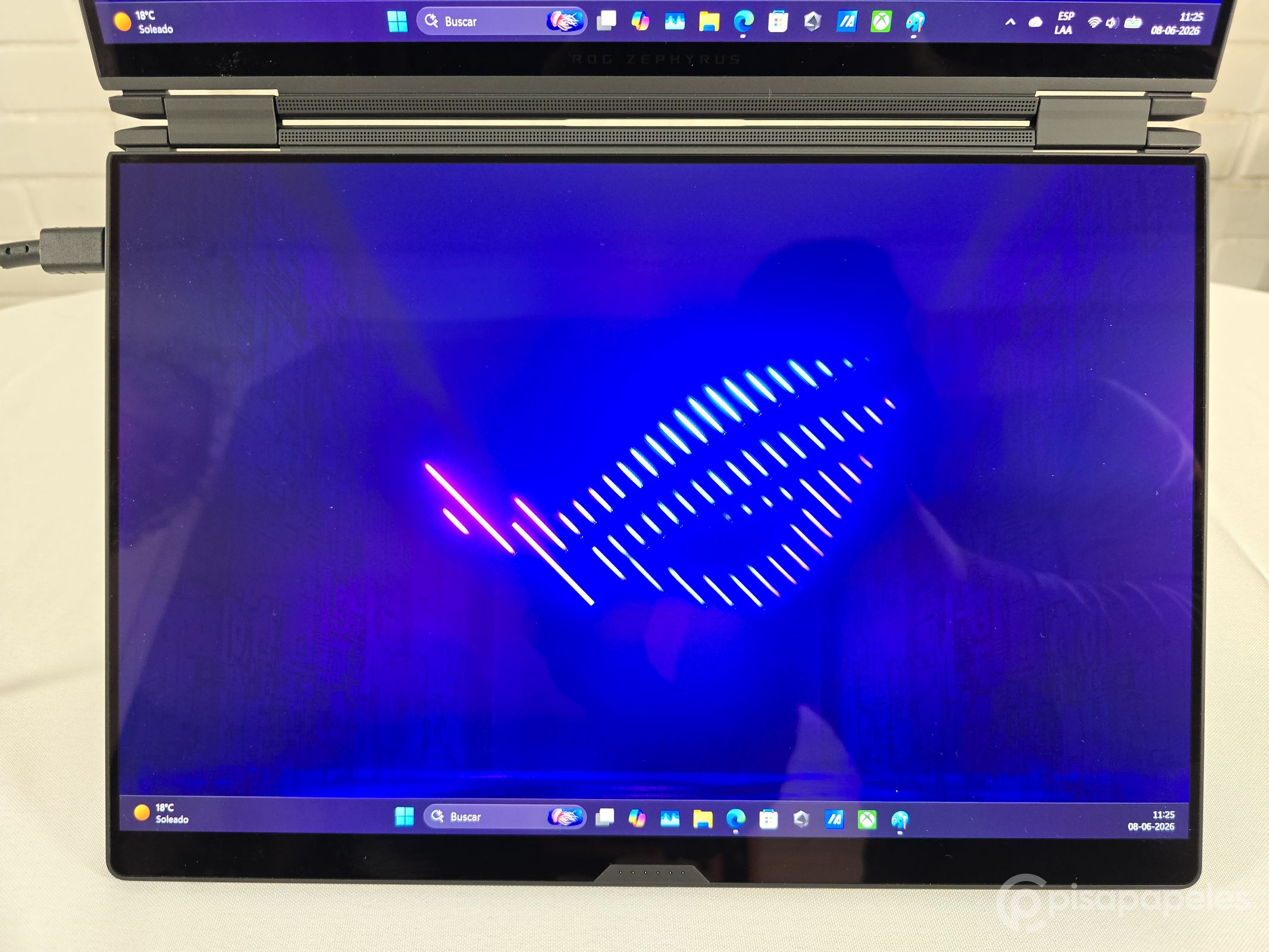 ASUS ROG Zephyrus Duo 2026 - Pisapapeles foto 51