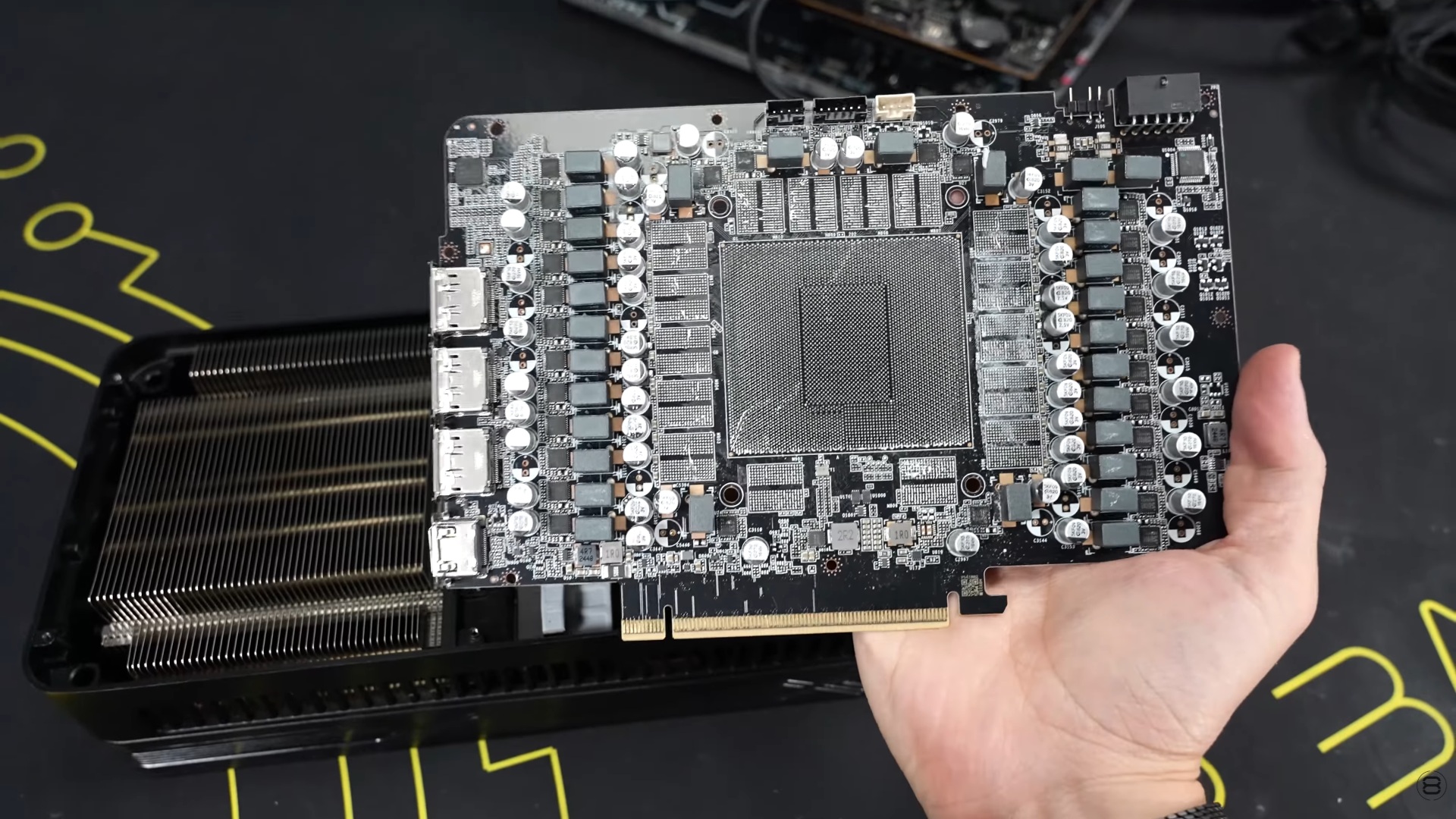 RTX 5090 estafa GPU sin chip ni VRAM foto portada